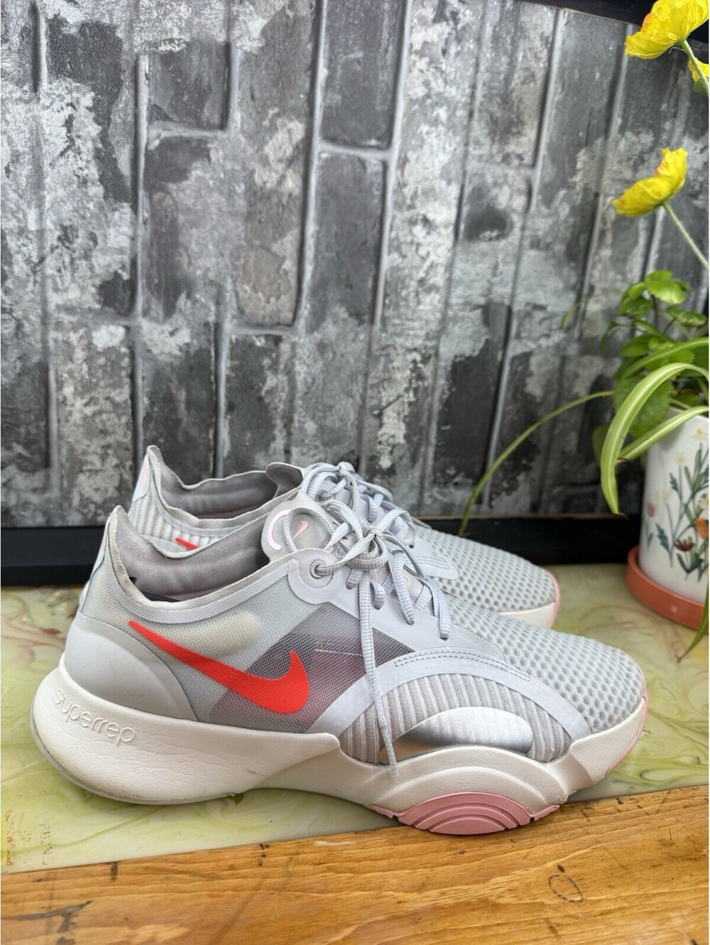 Nike SuperRep Go Gray/Red/Pink Low Top Men's Sneaker CJ0860-006 - Picture 4 of 10